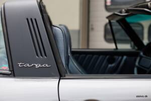 Image 36/44 de Porsche 911 Carrera 3.2 &quot;#250.000 911&quot; (1988)