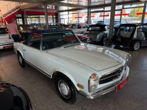 Image 41/42 of Mercedes-Benz 280 SL (1968)