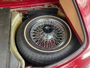 Immagine 50/50 di Jaguar E-Type V12 (1973)