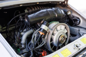Image 41/42 de Porsche 911 2.7 (1974)