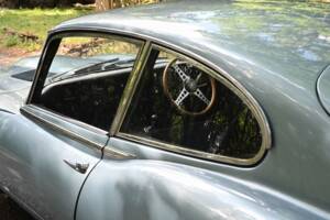 Image 16/50 of Jaguar E-Type (2+2) (1966)