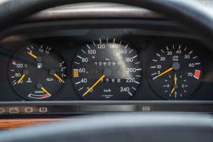 Imagen 26/50 de Mercedes-Benz 280 SE (1985)