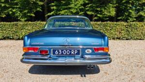Image 4/17 de Mercedes-Benz 280 SE 3,5 (1971)