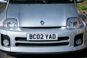 Image 13/40 of Renault Clio II V6 (2002)