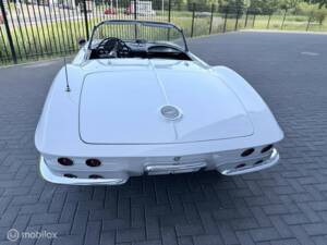 Image 8/24 of Chevrolet Corvette (1962)