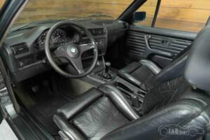 Image 4/19 of BMW 320i (1989)