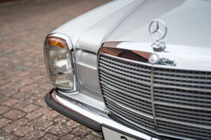 Afbeelding 3/63 van Mercedes-Benz 230&#x2F;6 (1974)