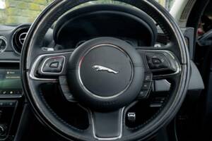 Bild 32/50 von Jaguar XJ 3.0 (2019)