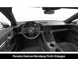 Image 11/16 of Porsche Taycan 4S (2025)