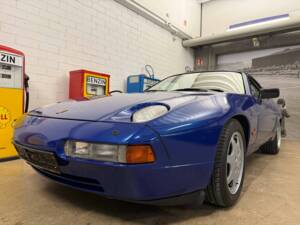 Bild 2/17 von Porsche 928 S4 (1990)