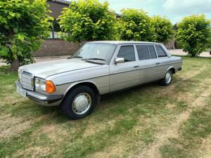 Image 5/8 of Mercedes-Benz 300 D lang (1985)