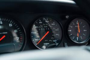Image 38/68 of Porsche 911 Carrera (1997)