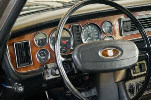 Bild 39/50 von Jaguar XJ 6 L 4.2 (1975)