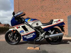 Bild 2/43 von Honda VF 1000RG (1988)