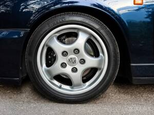 Image 28/42 of Porsche 911 Carrera 2 (1991)