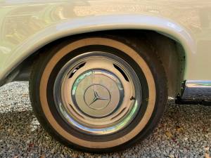 Image 9/19 of Mercedes-Benz 220 SE b (1963)