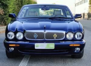 Image 7/30 de Jaguar XJ 8 4.0 Executive (1998)