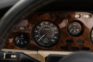 Afbeelding 20/32 van Aston Martin V8 Vantage Volante (1988)