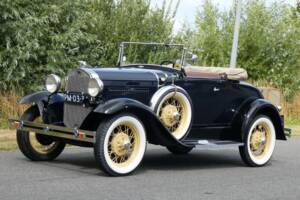 Image 2/19 of Ford Model A De Luxe (1930)