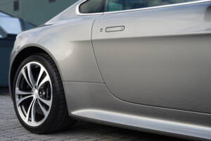 Immagine 45/50 di Aston Martin V12 Vantage (2012)