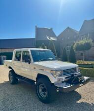 Imagen 3/12 de Toyota Land Cruiser LJ 78 (1990)