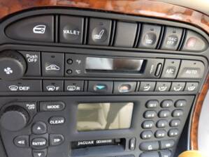 Image 55/71 of Daimler Super V8 (2000)