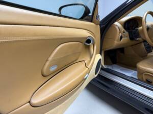 Bild 13/35 von Porsche 911 Carrera 4S (2003)