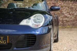 Image 32/50 of Porsche 911 Carrera 4S (2004)