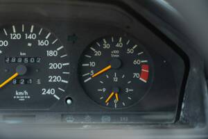 Immagine 37/44 di Mercedes-Benz 200 TE (1992)
