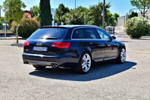 Bild 4/22 von Audi S6 Avant 5.2 V10 quattro (2006)