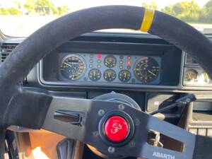 Bild 22/23 von Lancia Delta HF Integrale Evoluzione I (1992)