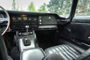 Bild 15/20 von Jaguar Type E (2+2) (1969)