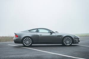 Image 9/23 of Aston Martin V12 Vanquish (2003)