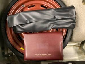 Image 113/132 of Porsche 911 Speedster 3.2 (1989)