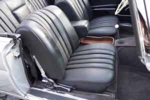 Image 7/13 of Mercedes-Benz 220 SE b (1962)