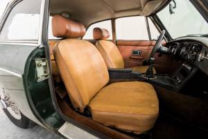 Image 13/50 of MG MGB GT (1973)