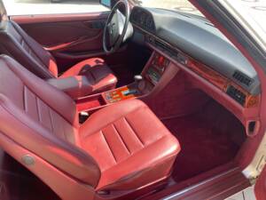 Bild 19/48 von Mercedes-Benz 500 SEC (1985)
