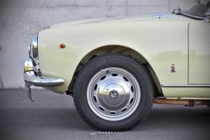 Image 28/49 of Alfa Romeo Giulia 1600 Spider (1964)