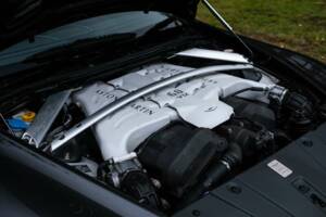 Imagen 33/46 de Aston Martin V12 Zagato (2011)