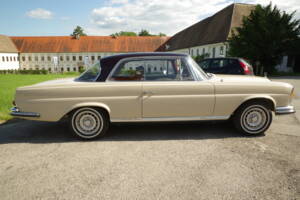 Afbeelding 11/73 van Mercedes-Benz 280 SE (1969)
