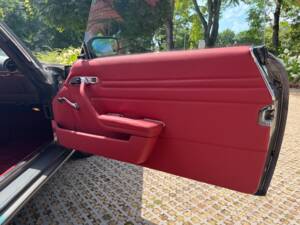 Image 27/43 de Mercedes-Benz 350 SLC (1974)