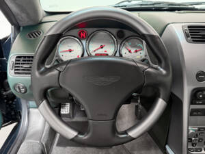 Image 40/43 of Aston Martin V12 Vanquish (2003)