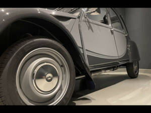 Image 11/25 de Citroën 2 CV 6 Charleston (1987)