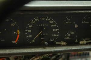 Image 21/50 de Alfa Romeo 75 3.0 V6 QV (1990)