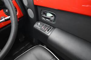 Image 44/50 of Rolls-Royce Phantom VII (2016)