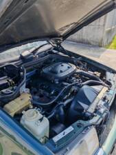 Bild 33/37 von Mercedes-Benz 200 E (1989)