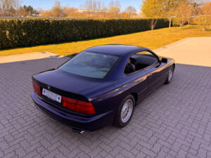 Image 12/69 of BMW 850i (1993)