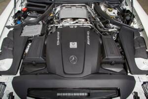 Image 19/20 of Mercedes-AMG GT C (2018)