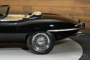 Afbeelding 7/8 van Jaguar E-Type (1967)