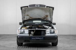 Imagen 38/50 de Mercedes-Benz 200 (1986)